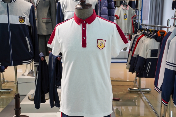 夏季校服訂做多少錢一套？一般30-100元左右！